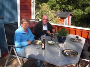 Ingalill och Alf kom på besök hos mig på landet. Inte långt från Norrköping som en gång var deras hemstad.